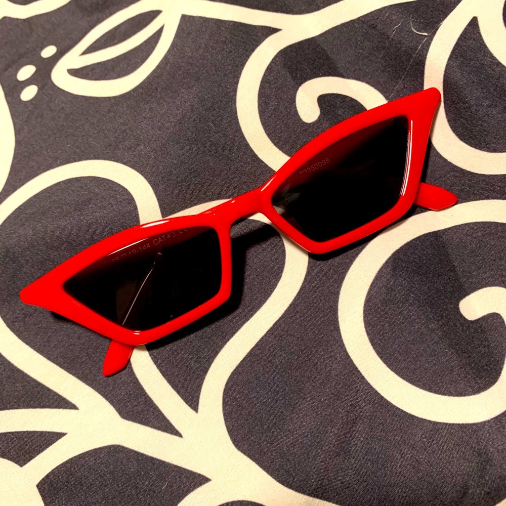 Cat eye glasses